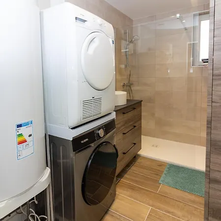 Belle Maison Avec 3 Individuelles